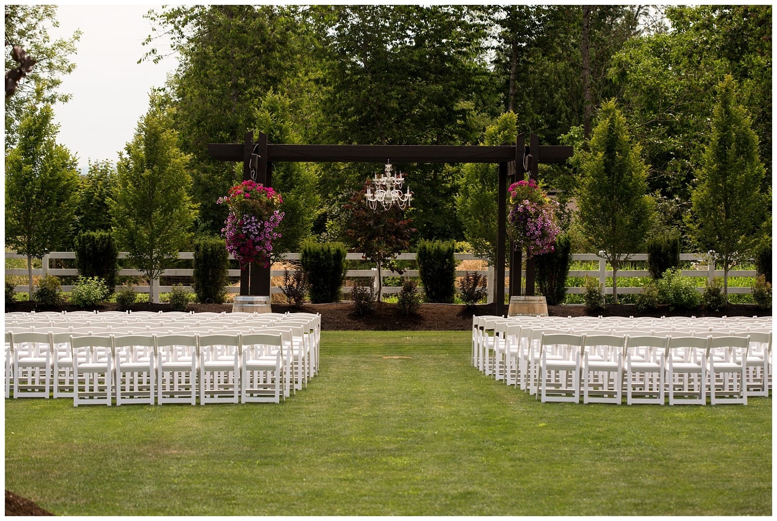 30 awesome wedding venues in Washington state. 17 of our favorites and 13 bucket list event venues from all over Washington state. Seattle, Snohomish and beyond.