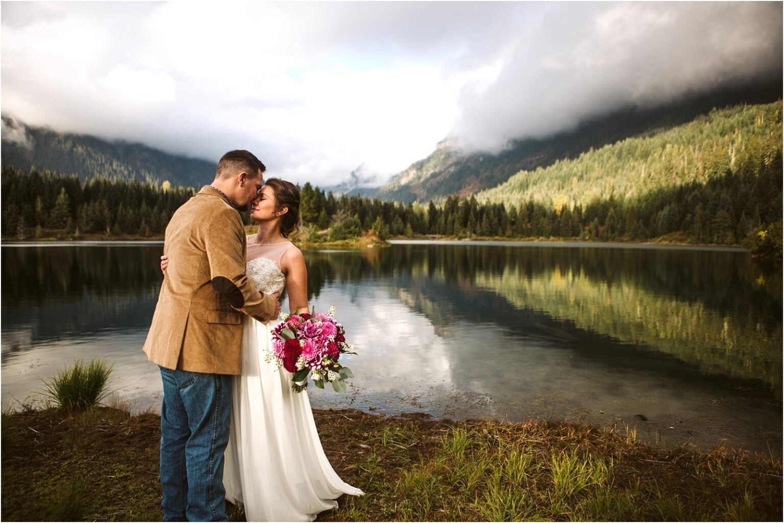 Gold Creek Pond Wedding near Seattle | GSquared Weddings Photography