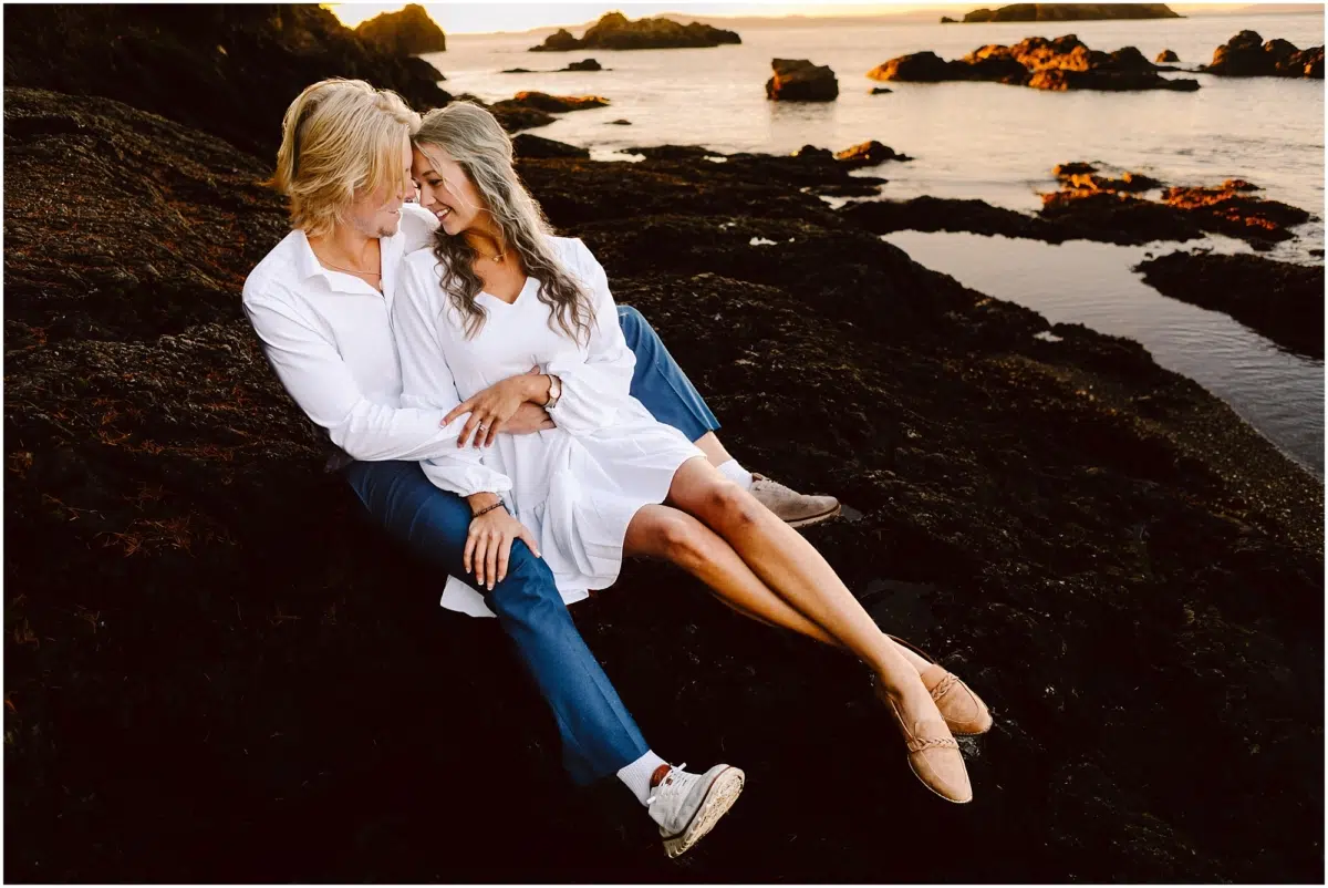 Beachy Engagement session at Rosario in Oak Harbor Deception Pass